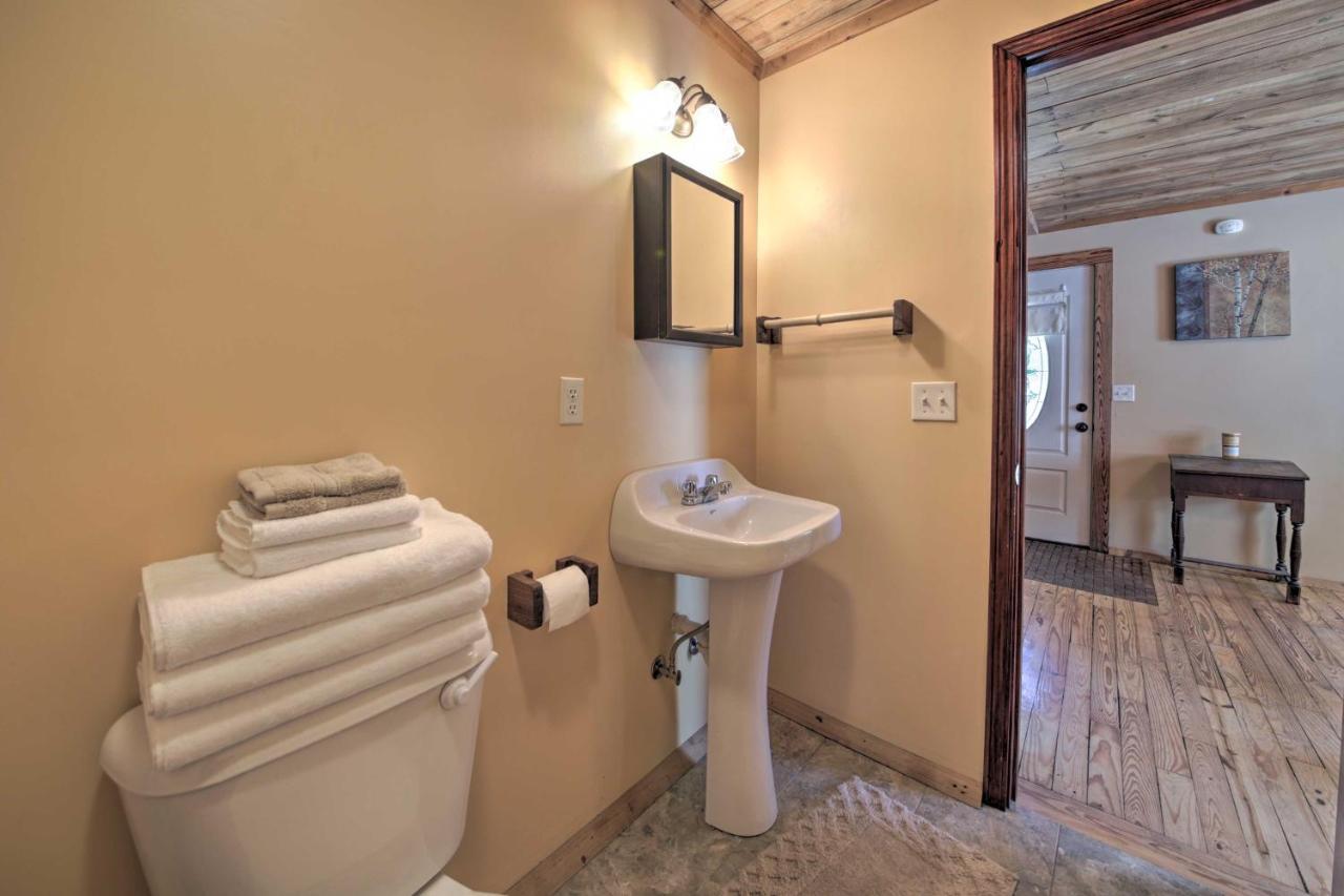 Pet-Friendly Cottage With Fire Pit - 3 Mi To Siu! Carbondale Esterno foto